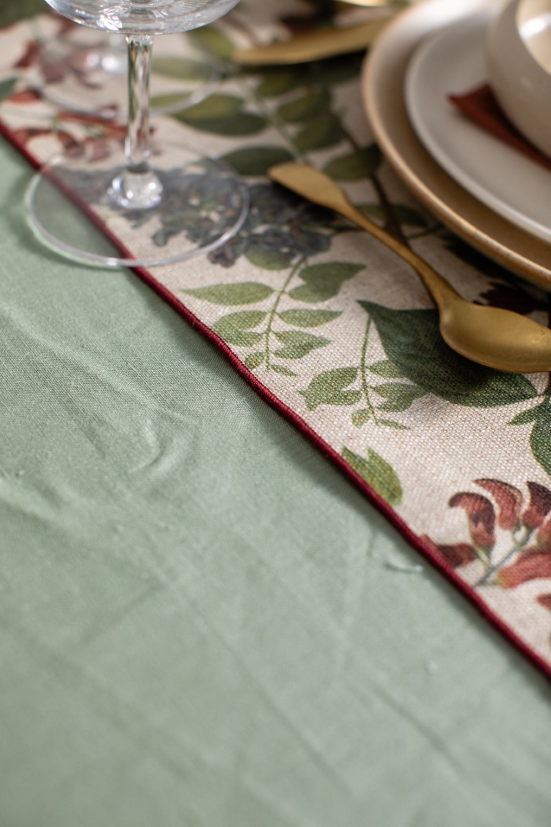 Chemin de table enduit en lin et viscose 