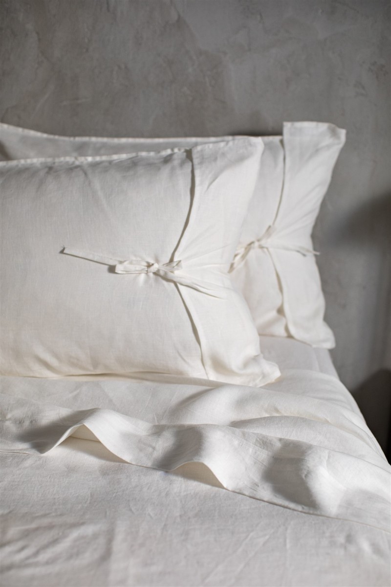 Linen fitted sheet with corners