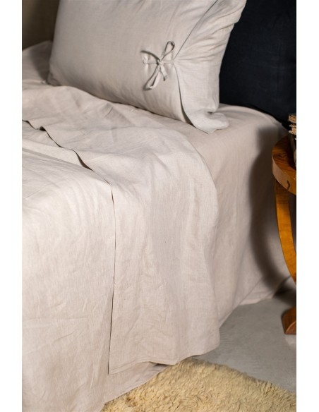 Linen fitted sheet with corners