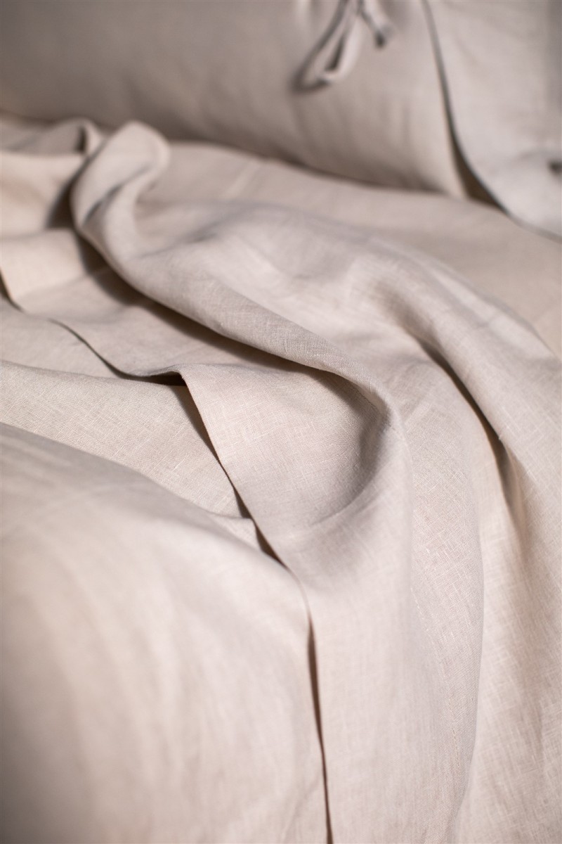 Linen fitted sheet with corners