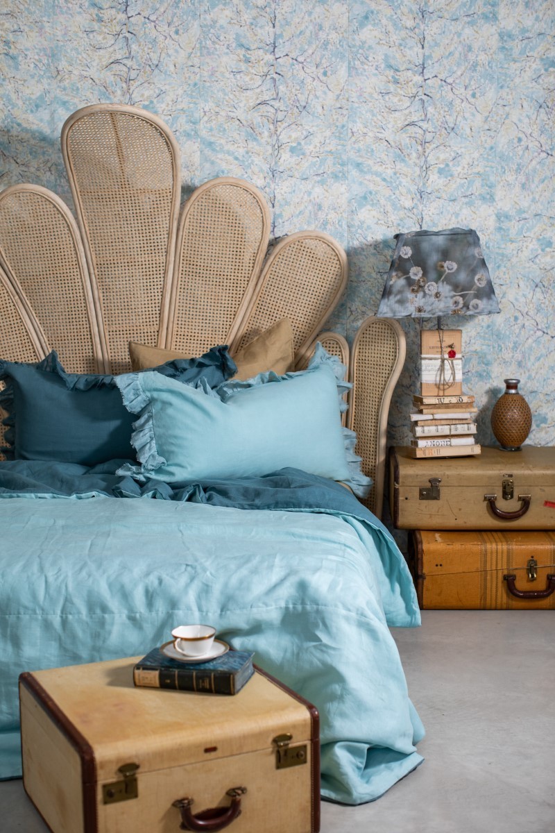 Pure Reversible Bedspread in Linen