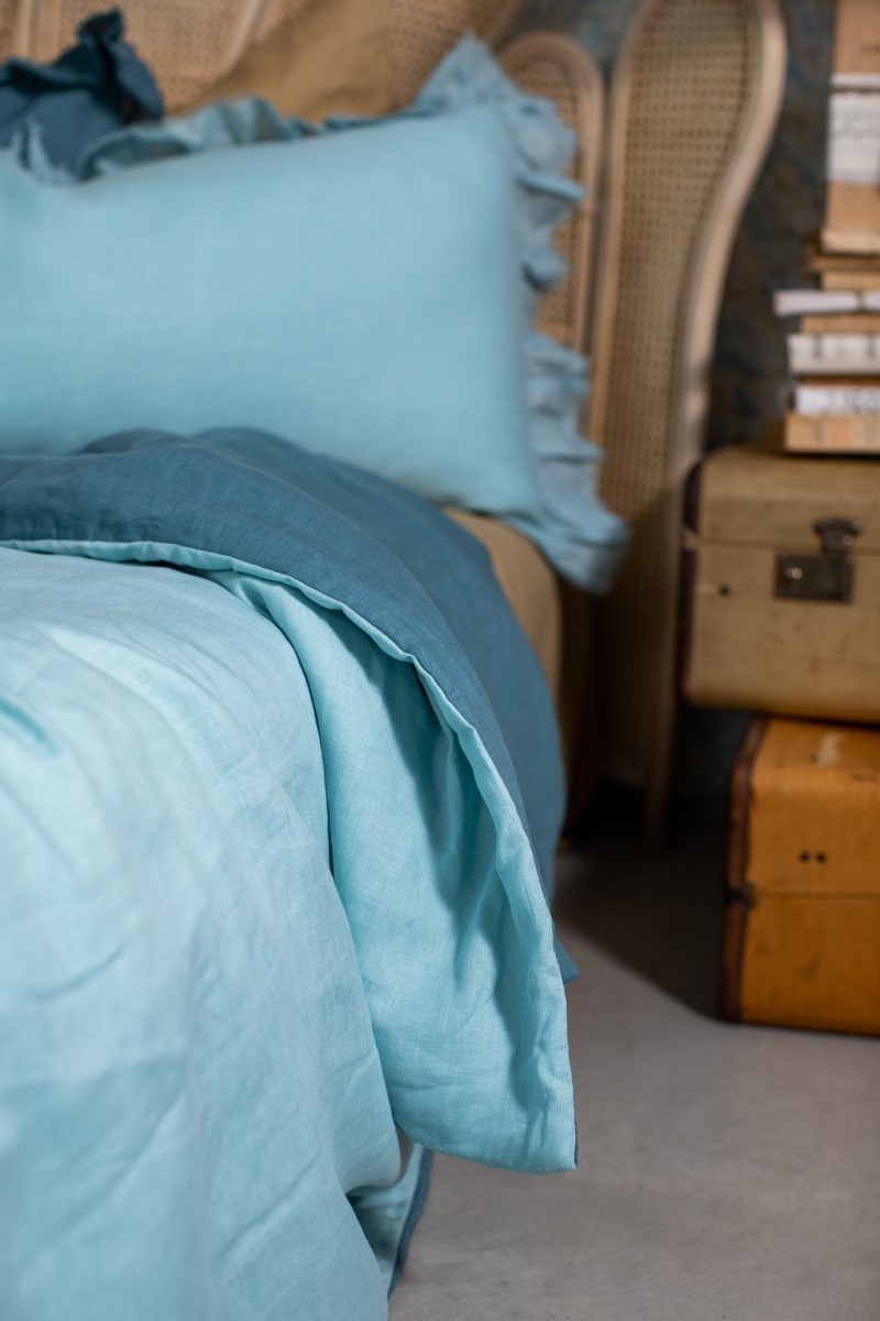 Pure Reversible Bedspread in Linen