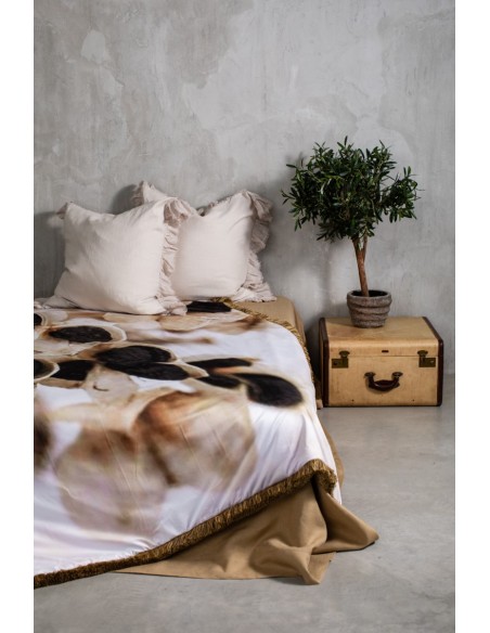 Petals Velvet Fringe Bedspread