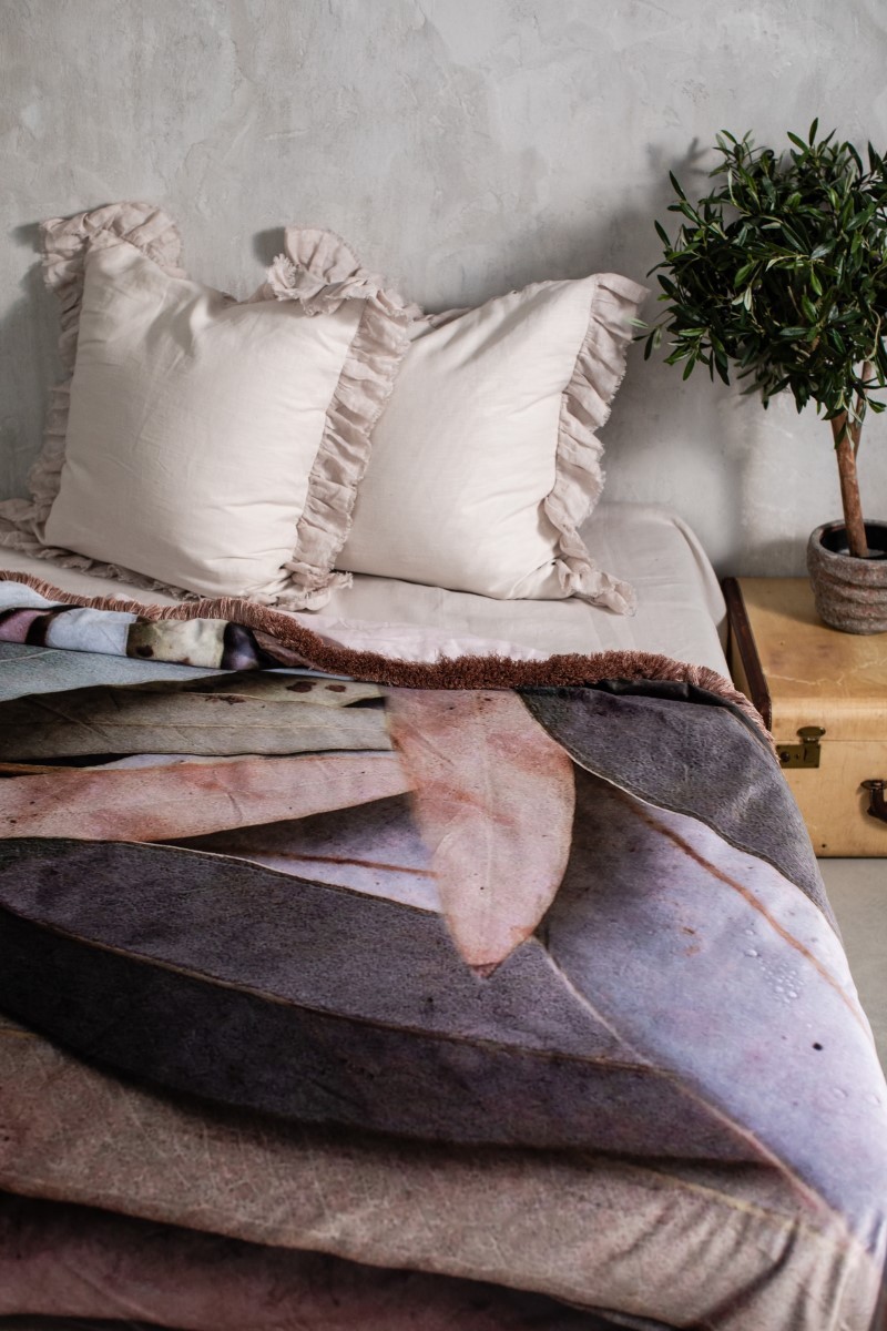 Petals Velvet Fringe Bedspread