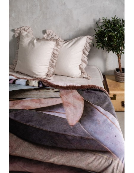 Petals Velvet Fringe Bedspread