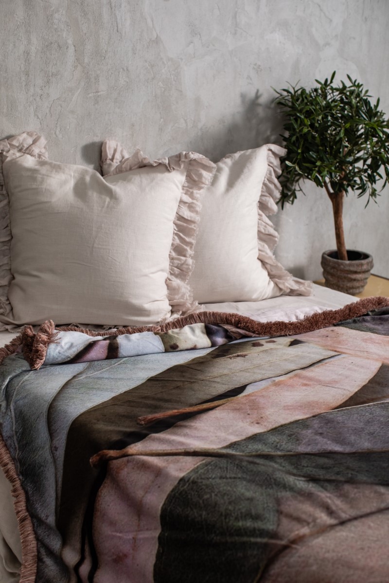 Petals Velvet Fringe Bedspread