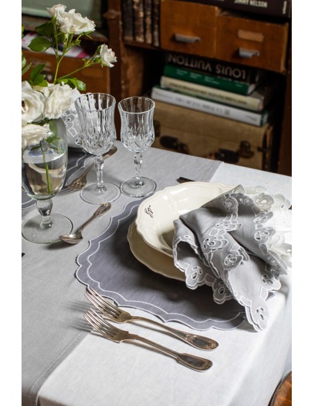 Chemin de table Amalfi en lin enduit