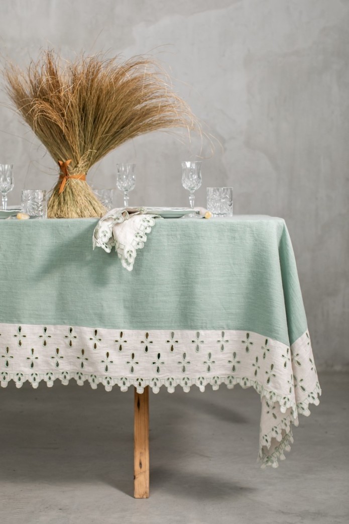 Amalfi Stain Resistant Linen Tablecloth 2