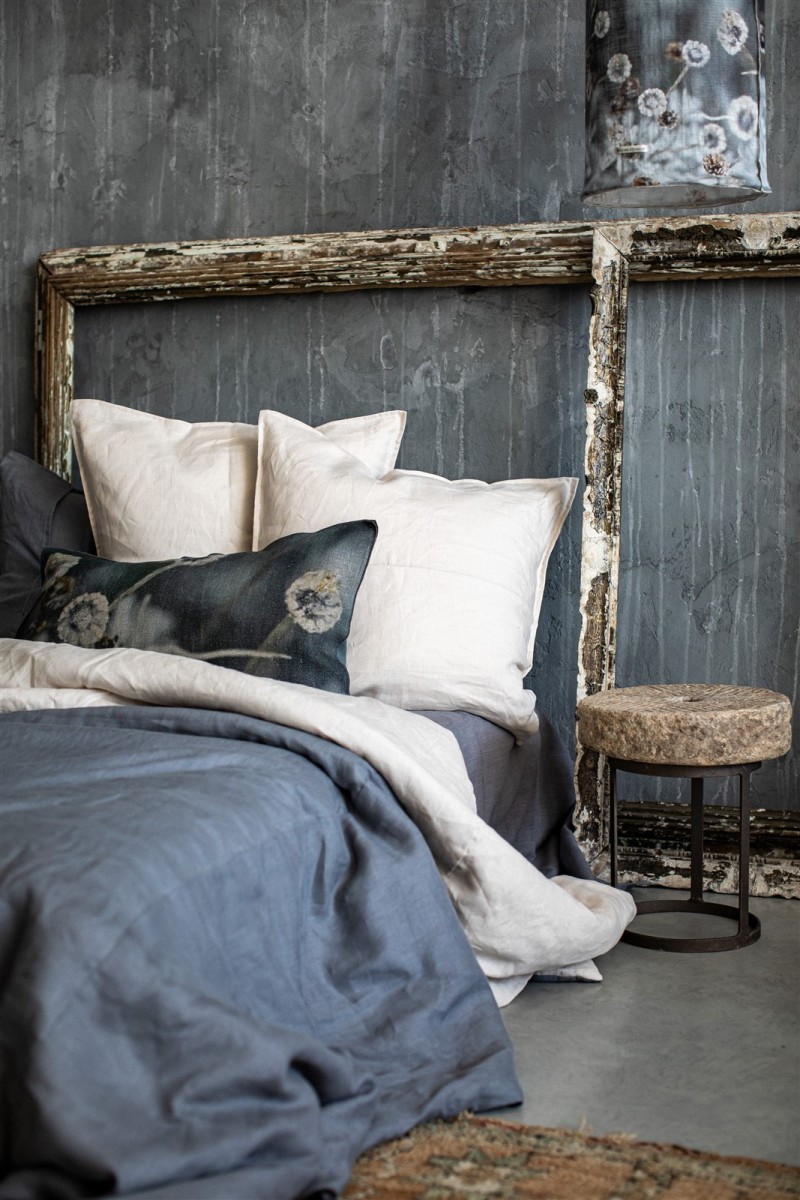 ---Pure Petals Linen Pillowcase