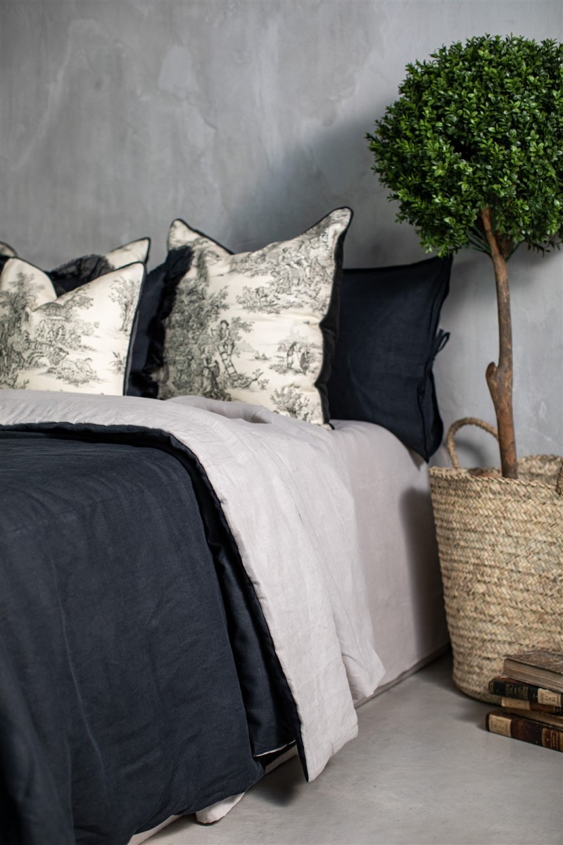 Toile de Jouynoscibile Pillowcase.