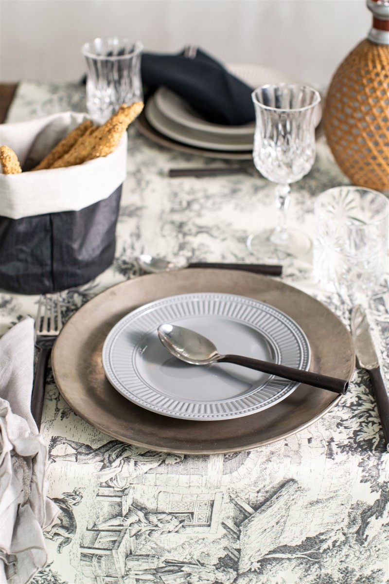 Stainproof Bread Basket