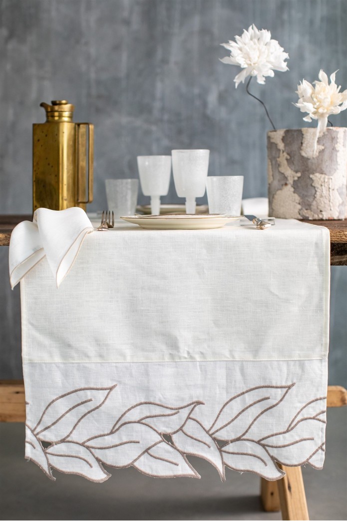 Chemin de table Venezia en lin enduit 