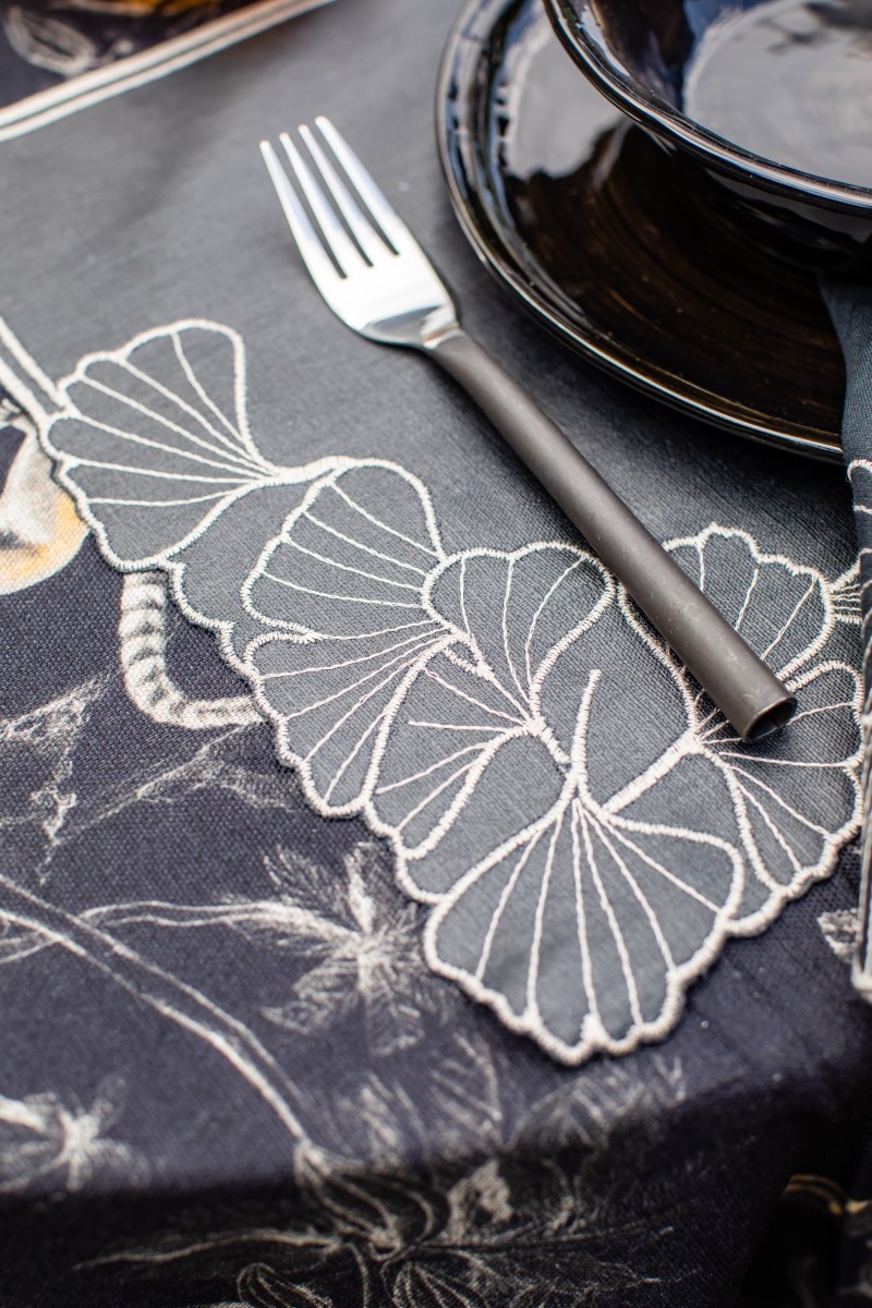 Ginkgo Tablecloth in Viscose Linen