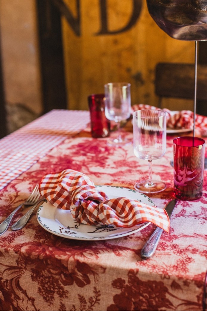 Chemin de table enduit en lin et viscose 