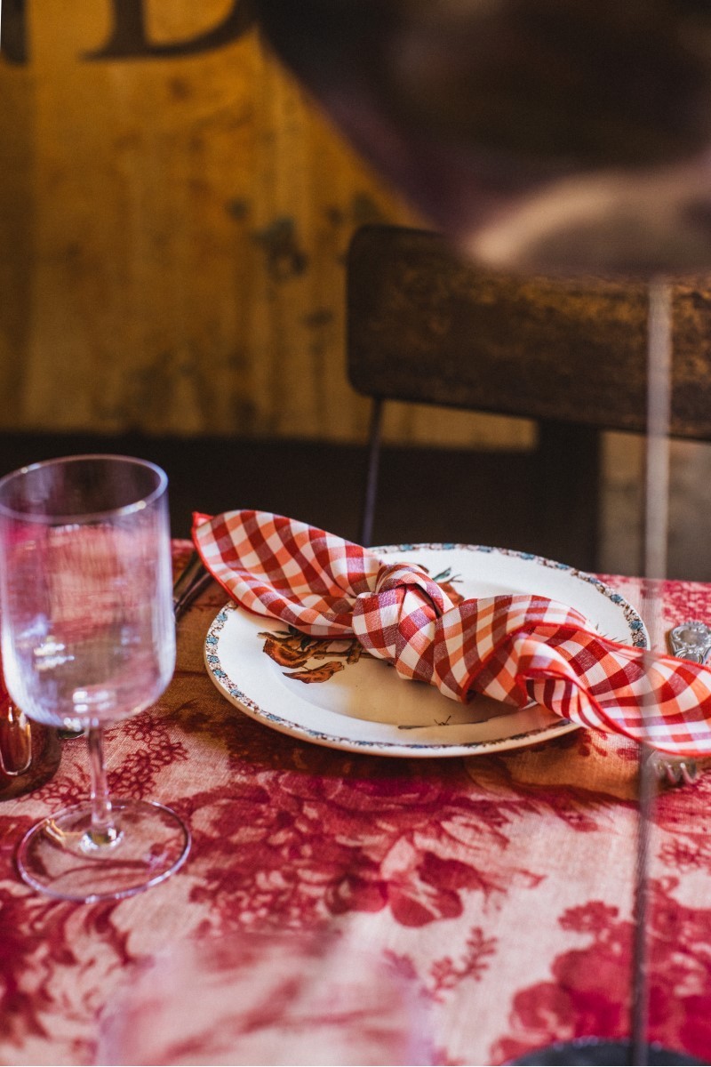 Chemin de table enduit en lin et viscose 