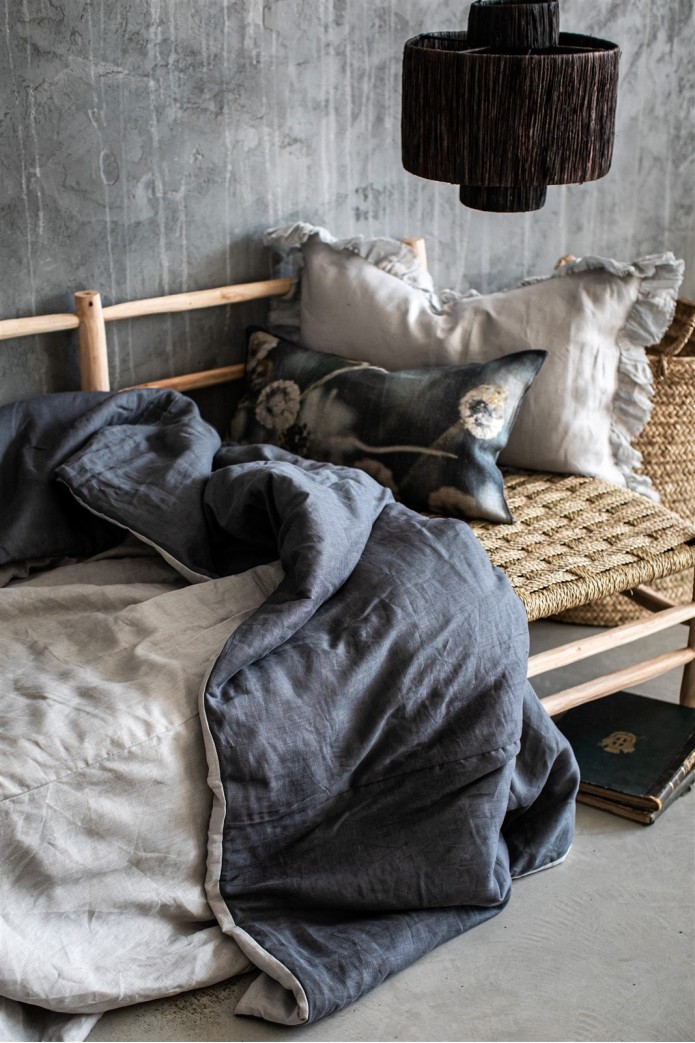 Pure Reversible Bedspread in Linen