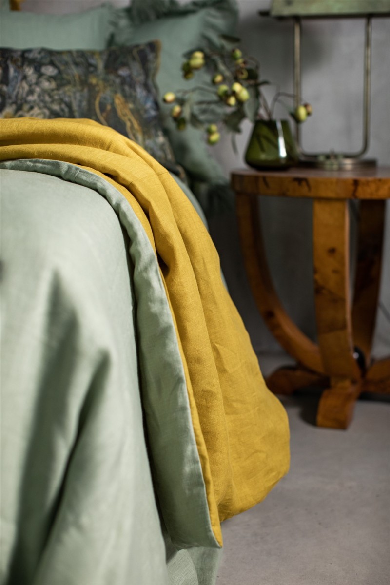 Pure Reversible Bedspread in Linen