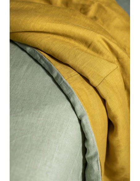 Pure Reversible Bedspread in Linen
