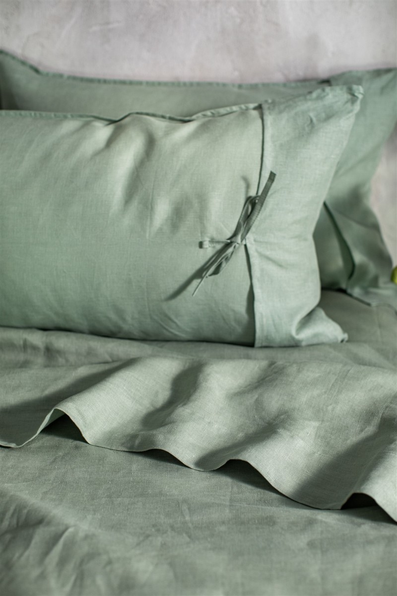 Linen fitted sheet with corners