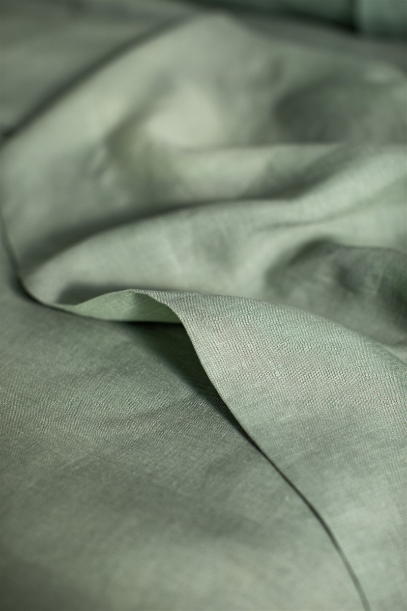 Linen fitted sheet with corners