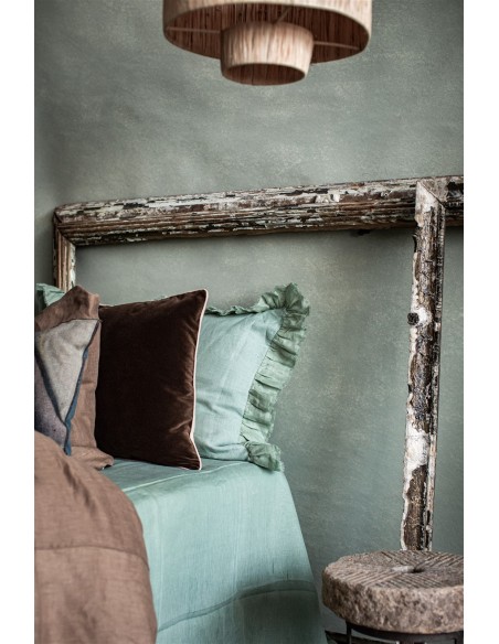 Linen fitted sheet with corners