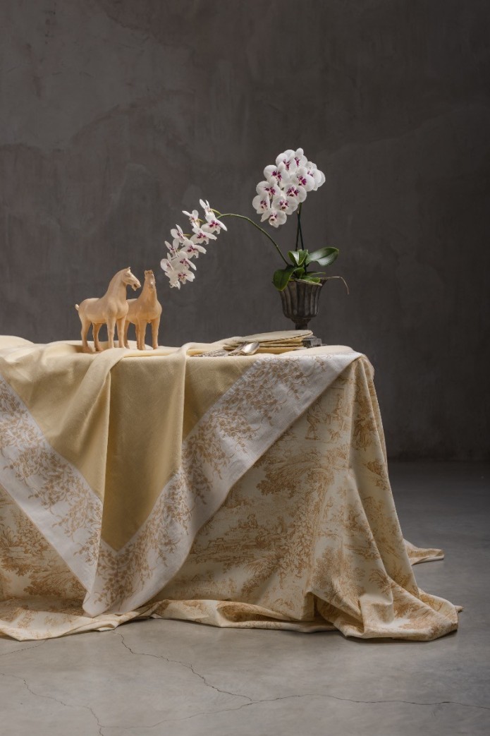 Venaria Linen Tablecloth