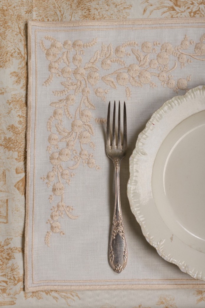 Venaria Linen Stain-Resistant Placemat