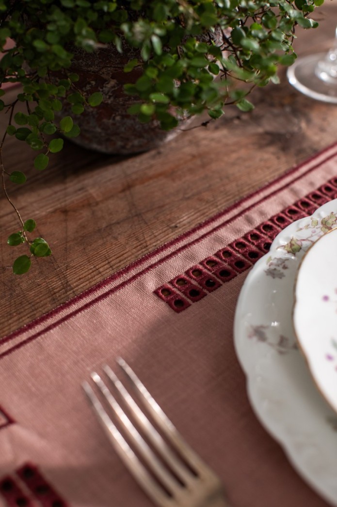 Stain Resistant Linen Erica Placemat 2