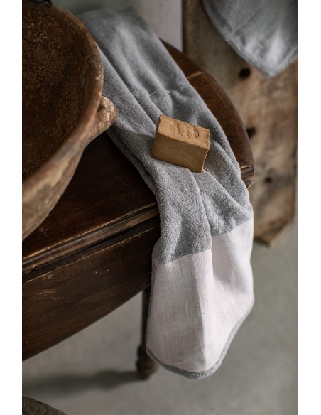 Bauhaus Cotton Towel