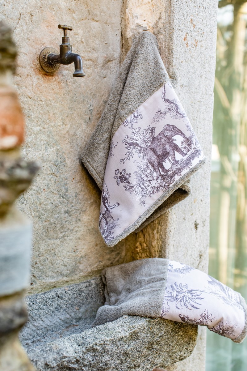 Bauhaus Cotton Towel