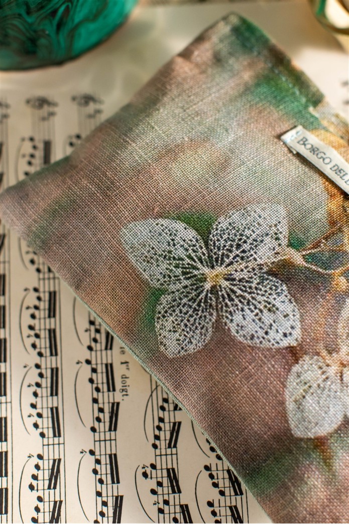 Petali clutch bag 2