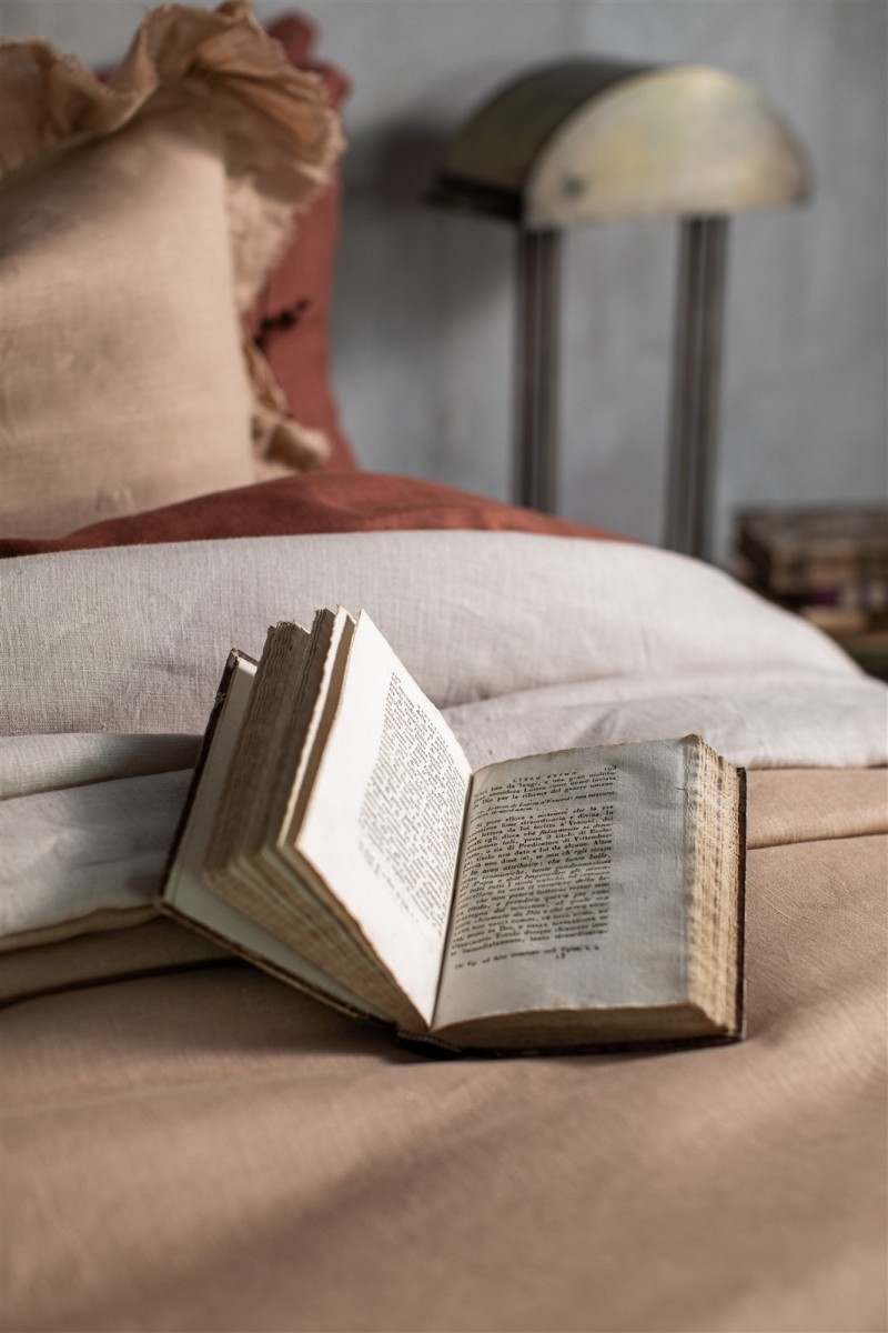 Pure Reversible Bedspread in Linen