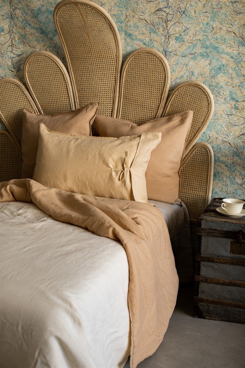 Pure Reversible Bedspread in Linen