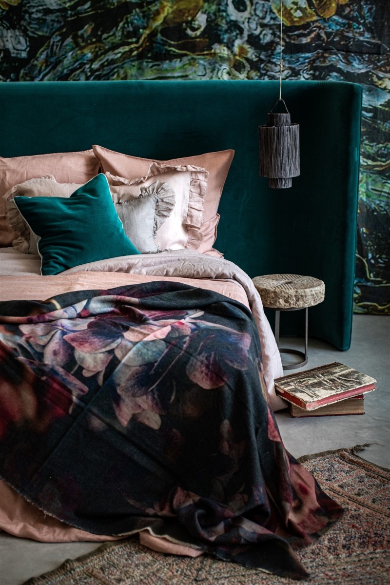 Pure Reversible Bedspread in Linen