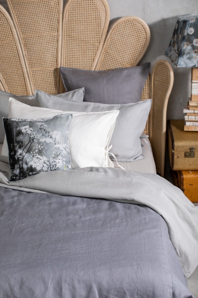 Pure Reversible Bedspread in Linen 2