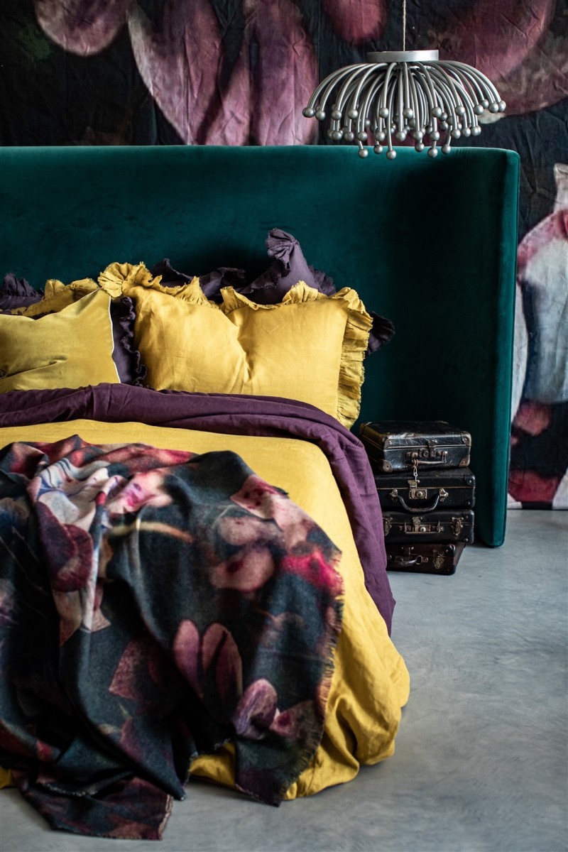 Pure Reversible Bedspread in Linen