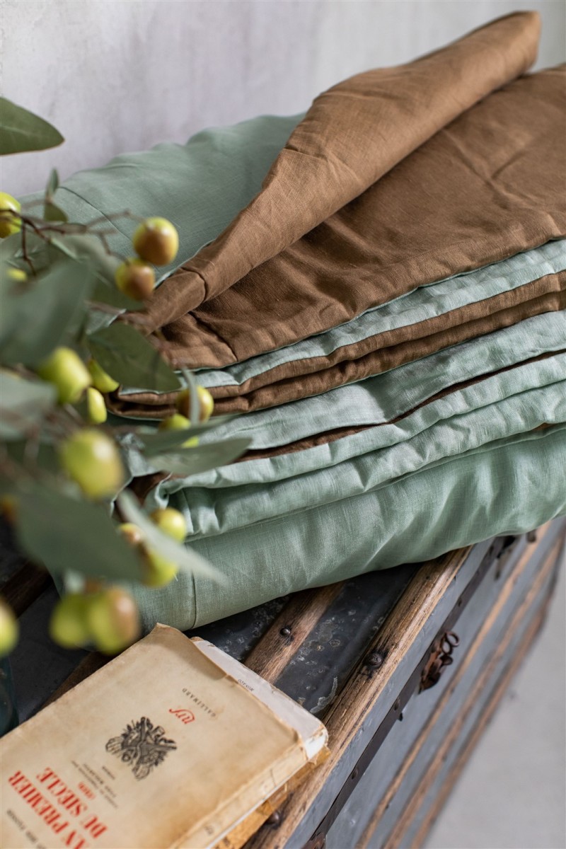 Pure Reversible Bedspread in Linen