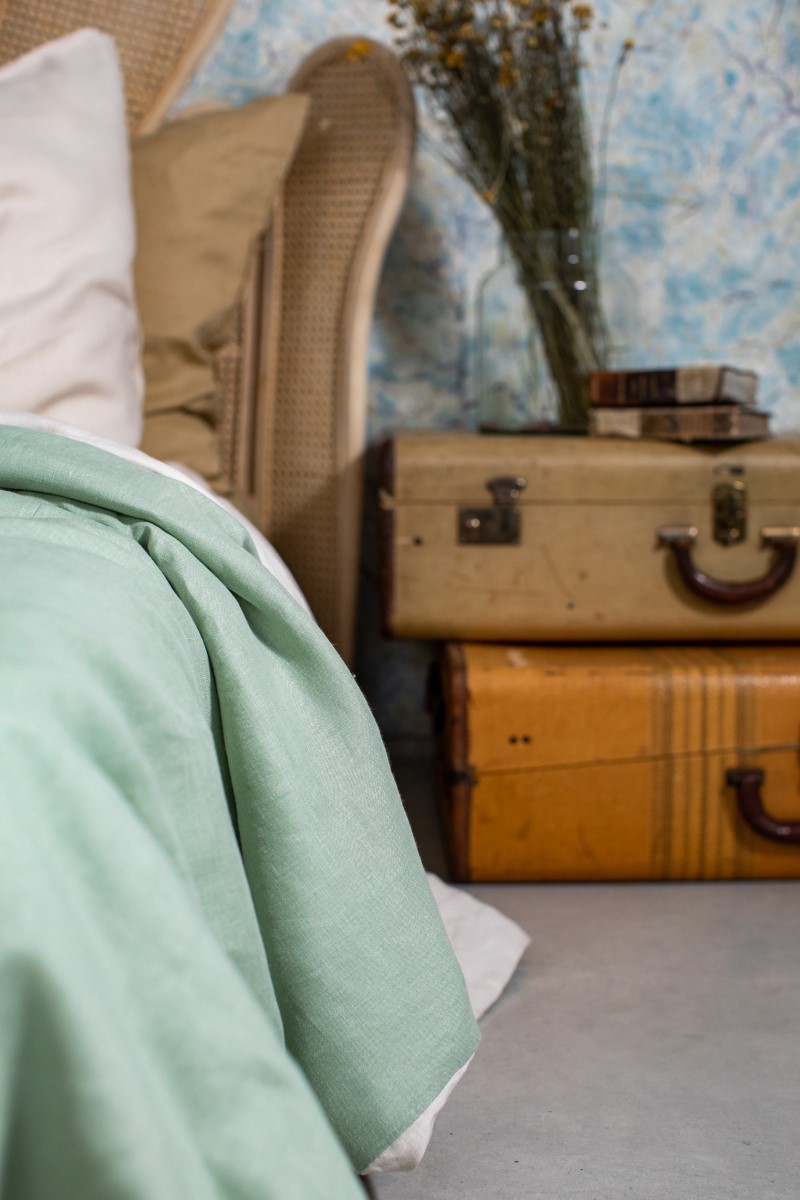 Pure Reversible Bedspread in Linen