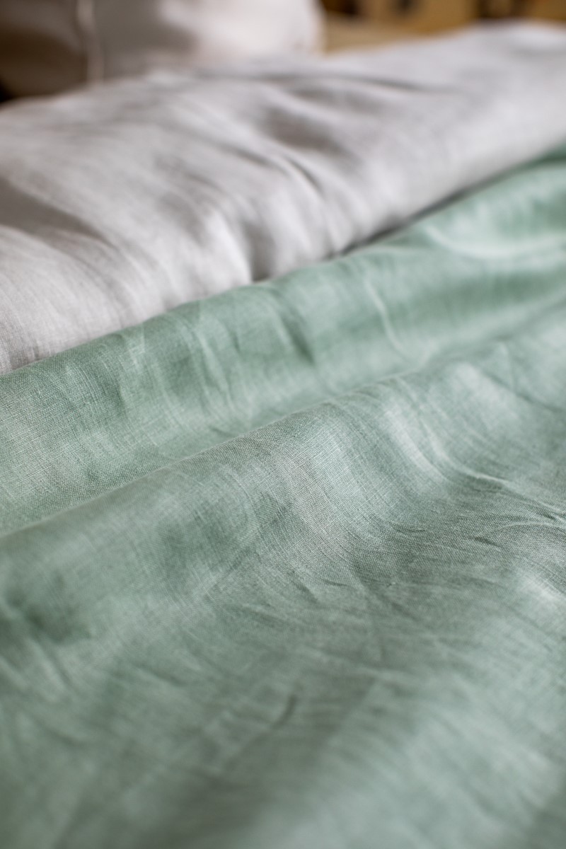Pure Reversible Bedspread in Linen