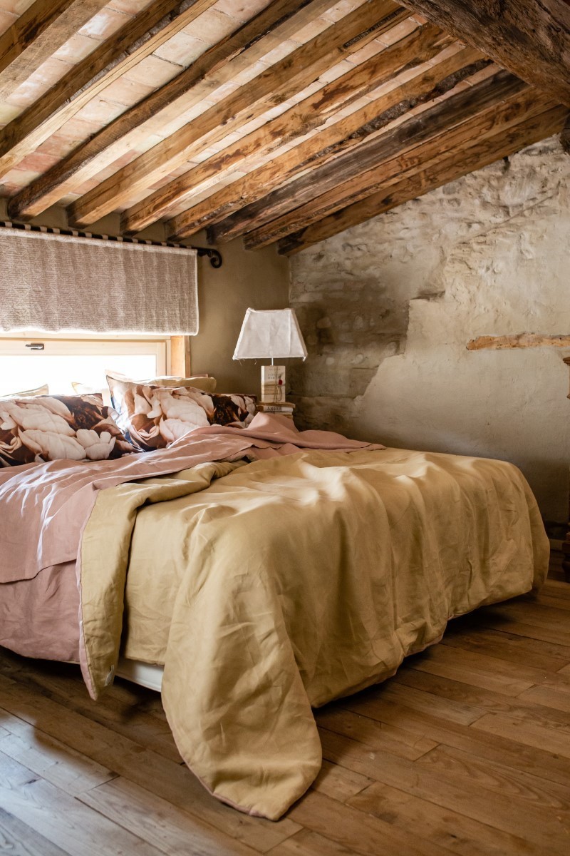 Pure Reversible Bedspread in Linen