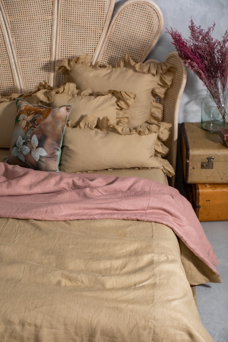 Pure Reversible Bedspread in Linen