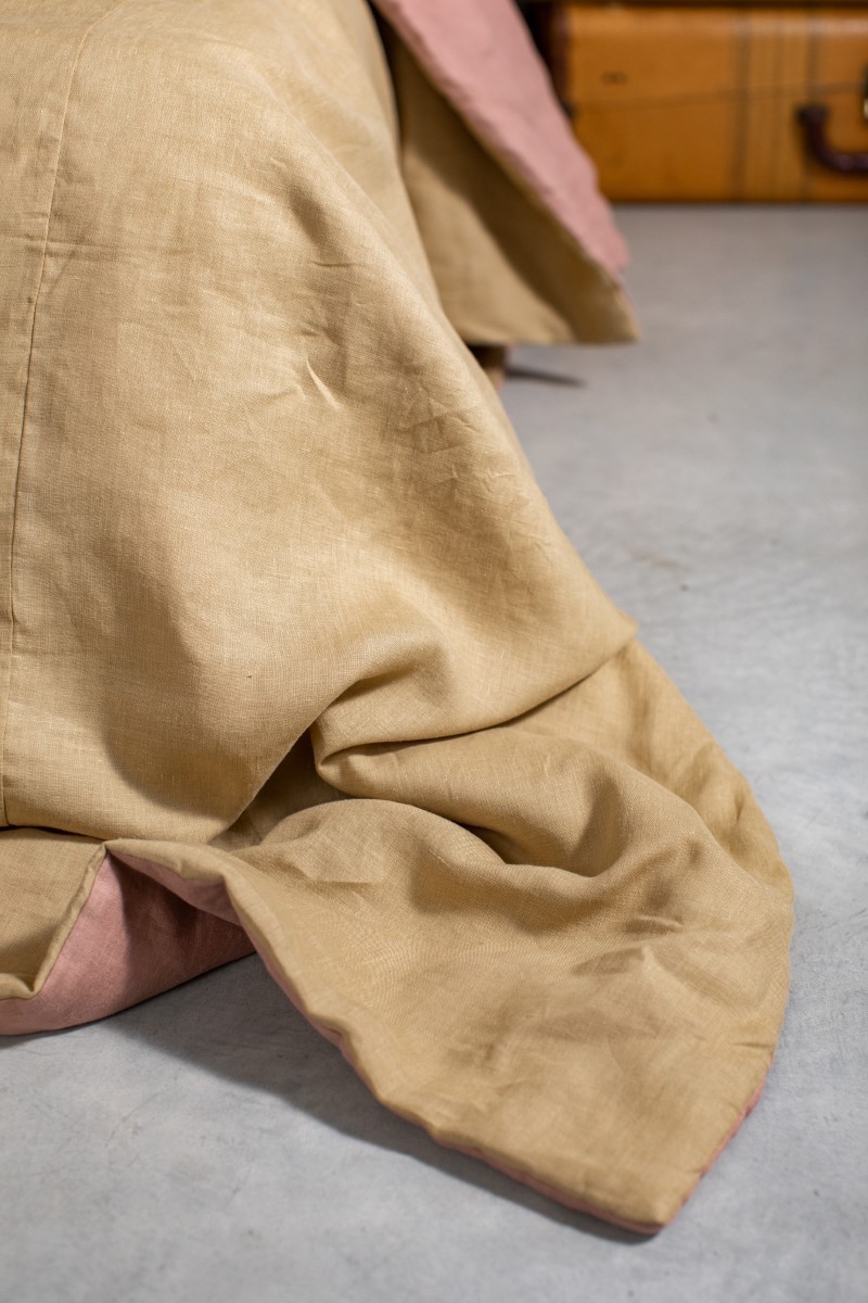 Pure Reversible Bedspread in Linen