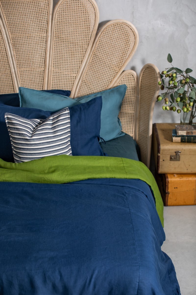 Pure Reversible Bedspread in Linen