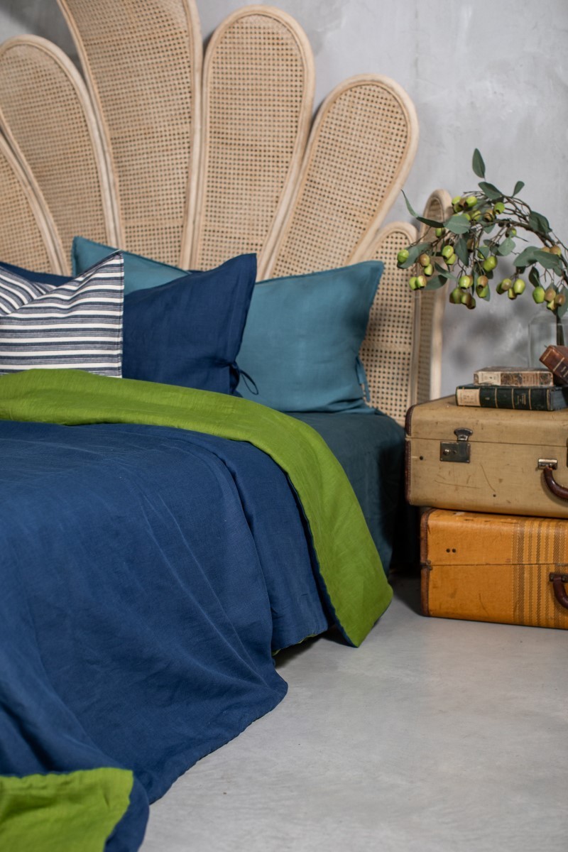 Pure Reversible Bedspread in Linen