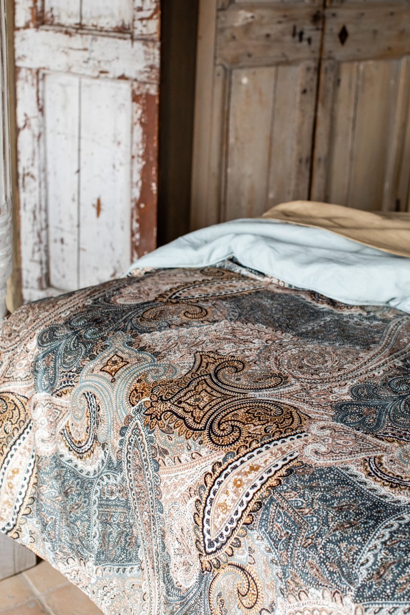 Elena Reversible Velvet/Linen Bedspread