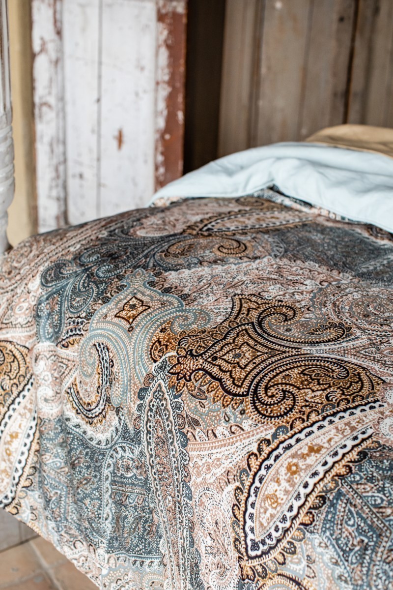 Elena Reversible Velvet/Linen Bedspread