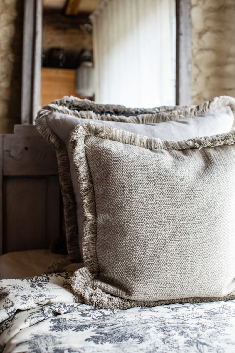 Linen Tweed Fringe Pillowcase