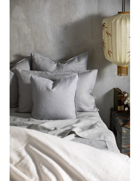 Linen fitted sheet with corners