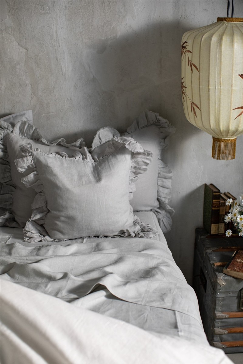 Linen fitted sheet with corners