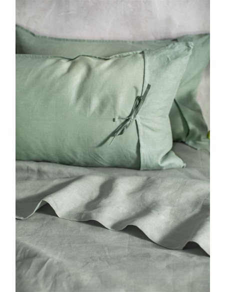 Linen fitted sheet with corners